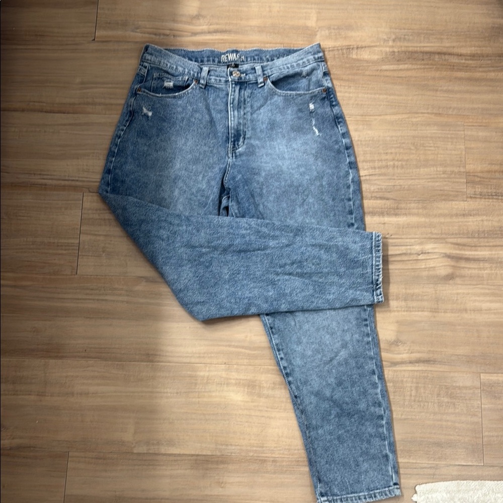 Women’s baggy Straight Leg Jeans